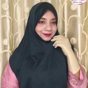 Deep Green Plain Ready Hijab PM48