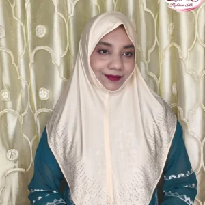 ক্রিম রেইনস্টোন ওয়ার্ক হিজাব SM11
